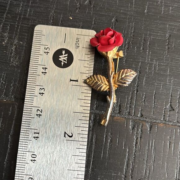 Vintage Bundle Elegant Red Rose Brooch Set of 2 Gold Tone - Picture 5 of 7